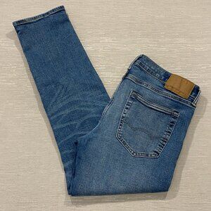 American Eagle Jeans Mens 33 x 32 Slim Fit Straight Leg Medium Wash Denim